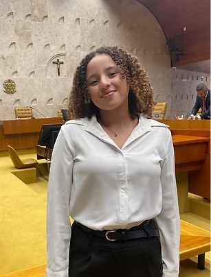 Maria Eduarda Rezende